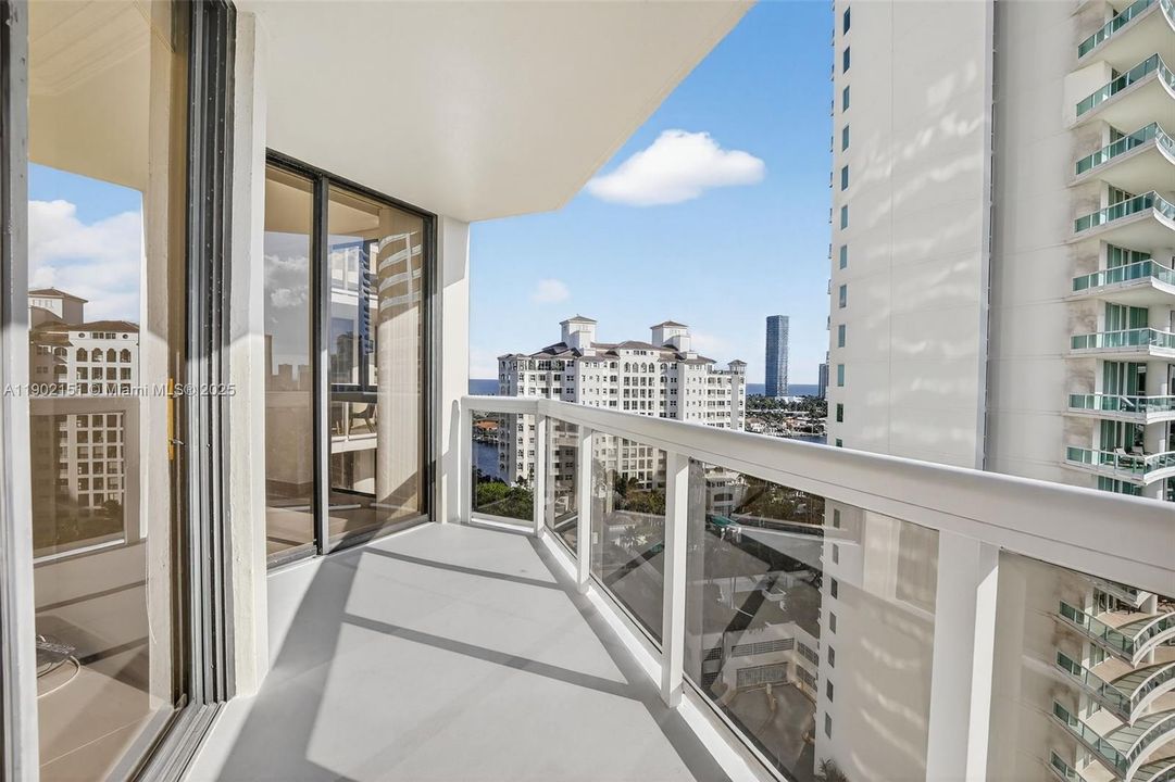 For Rent: $3,400 (2 beds, 2 baths, 1340 Square Feet)