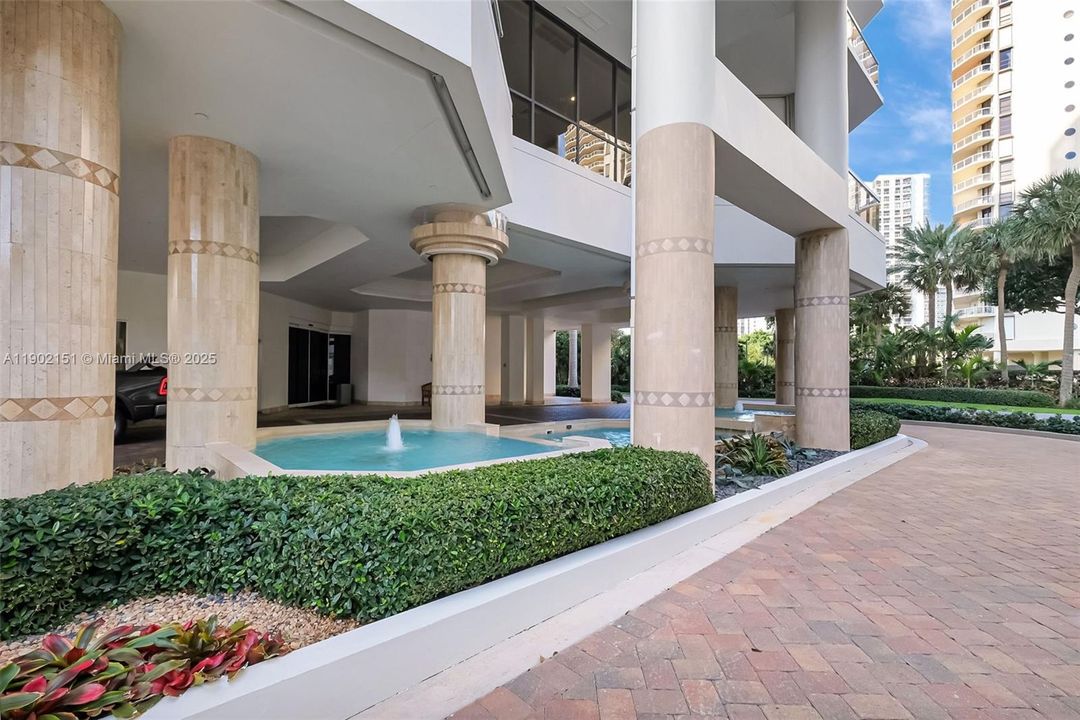 For Rent: $3,400 (2 beds, 2 baths, 1340 Square Feet)