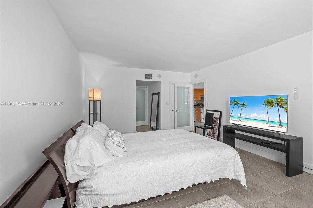 Active With Contract: $10,000 (1 beds, 1 baths, 900 Square Feet)