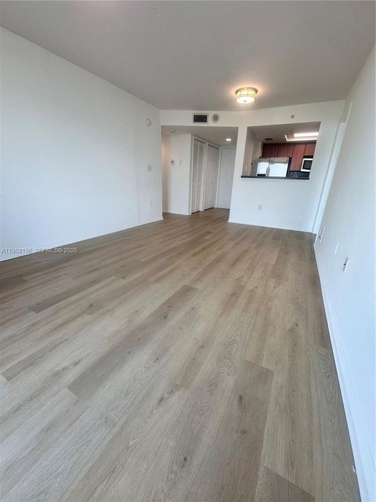 For Rent: $2,600 (2 beds, 2 baths, 876 Square Feet)