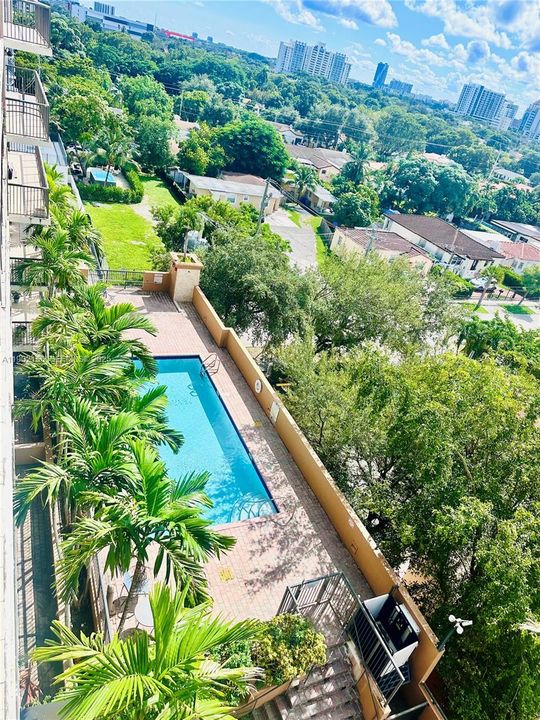 For Rent: $2,600 (2 beds, 2 baths, 876 Square Feet)