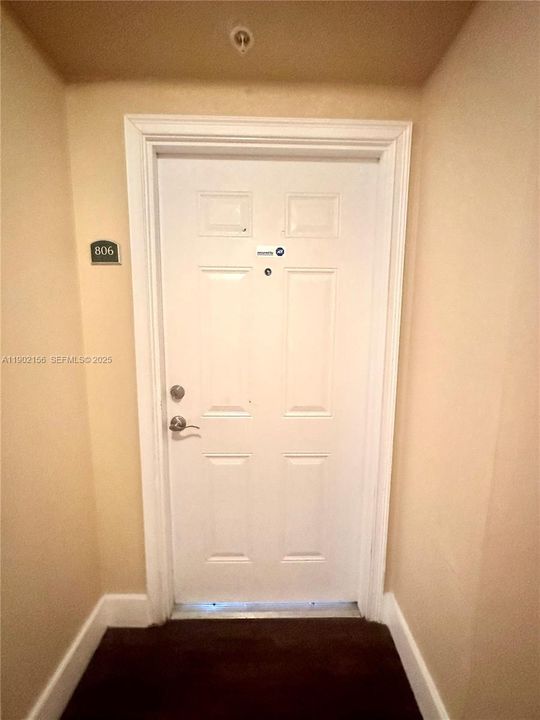 For Rent: $2,600 (2 beds, 2 baths, 876 Square Feet)