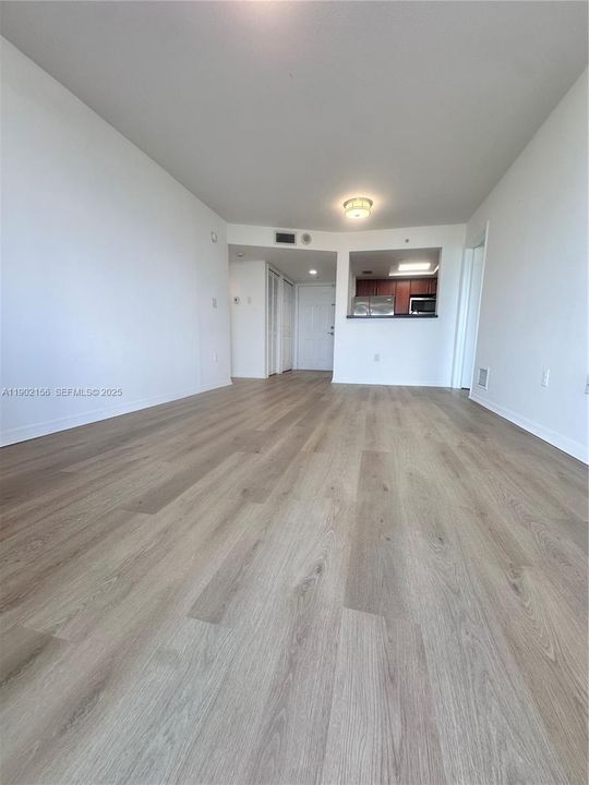 For Rent: $2,600 (2 beds, 2 baths, 876 Square Feet)