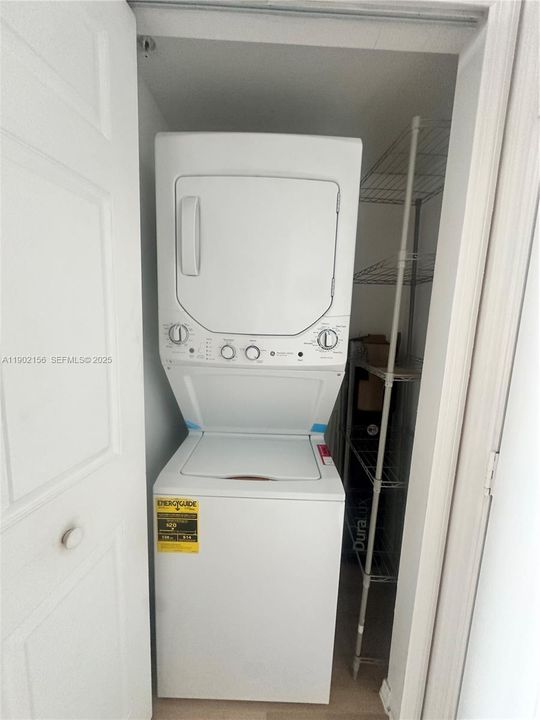 For Rent: $2,600 (2 beds, 2 baths, 876 Square Feet)