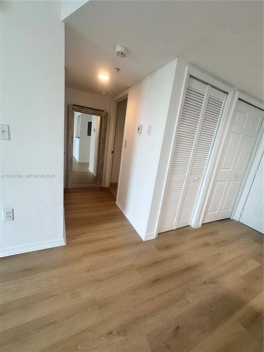 For Rent: $2,600 (2 beds, 2 baths, 876 Square Feet)