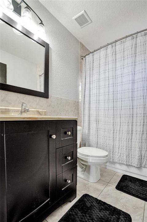 На продажу: $539,999 (3 спален, 2 ванн, 1864 Квадратных фут)