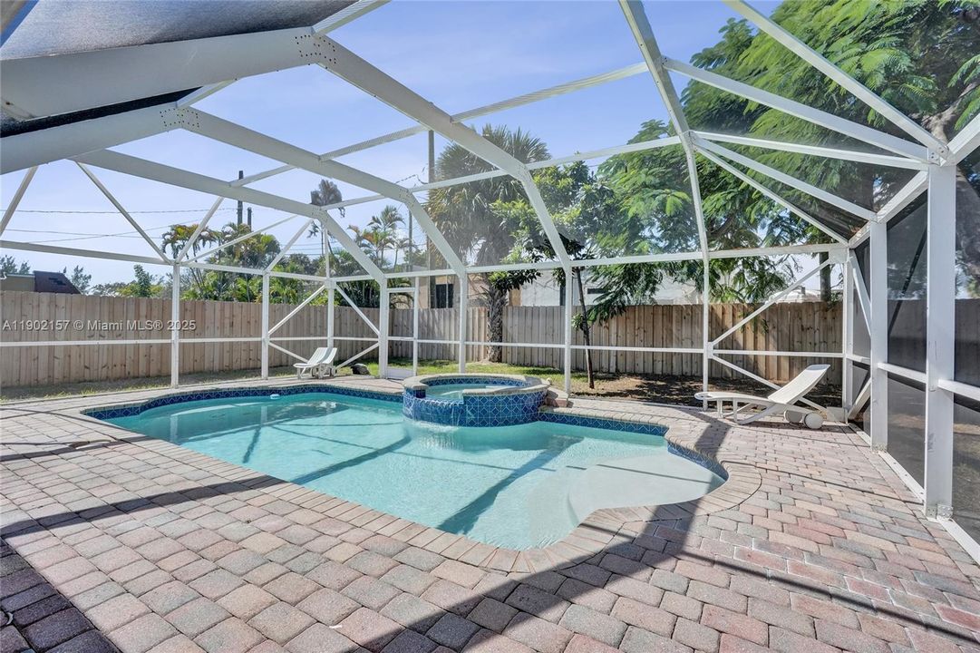 На продажу: $539,999 (3 спален, 2 ванн, 1864 Квадратных фут)