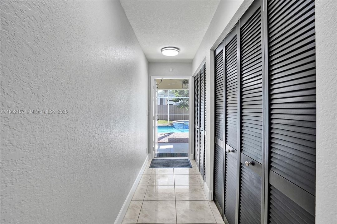 На продажу: $539,999 (3 спален, 2 ванн, 1864 Квадратных фут)