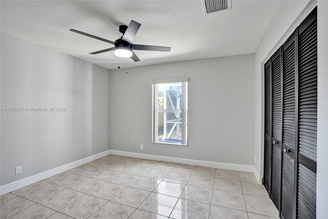 На продажу: $539,999 (3 спален, 2 ванн, 1864 Квадратных фут)