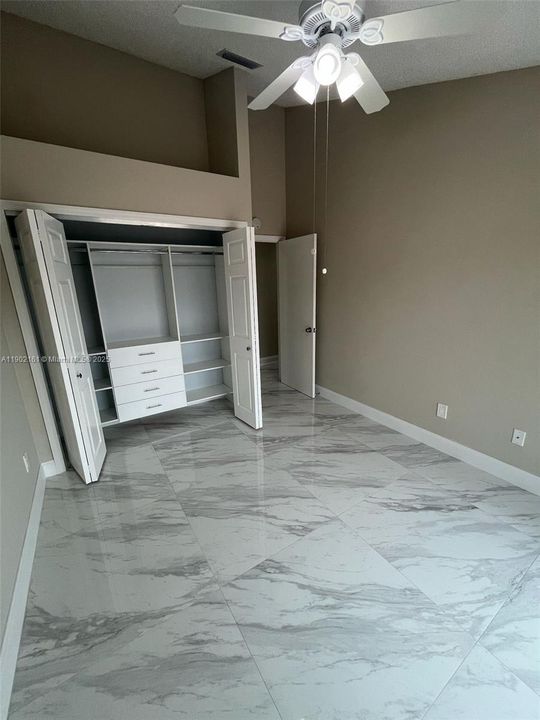 Activo con contrato: $3,000 (3 camas, 2 baños, 1276 Pies cuadrados)