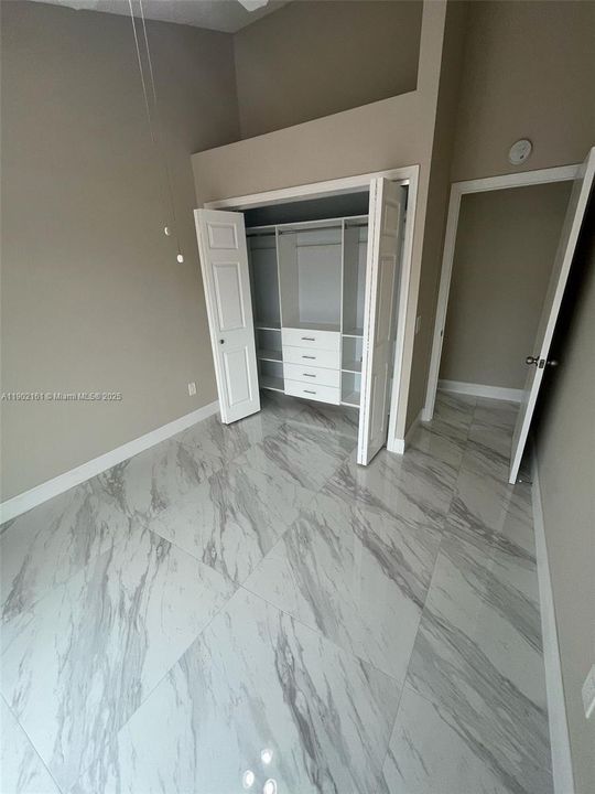 Activo con contrato: $3,000 (3 camas, 2 baños, 1276 Pies cuadrados)