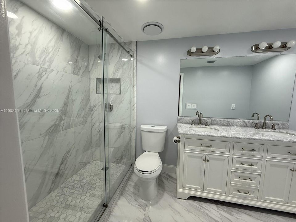 Activo con contrato: $3,000 (3 camas, 2 baños, 1276 Pies cuadrados)