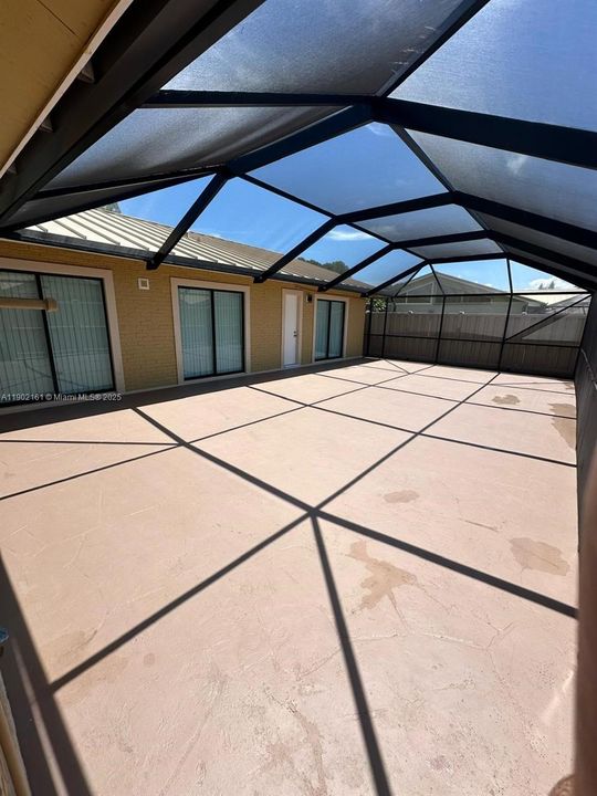 Activo con contrato: $3,000 (3 camas, 2 baños, 1276 Pies cuadrados)