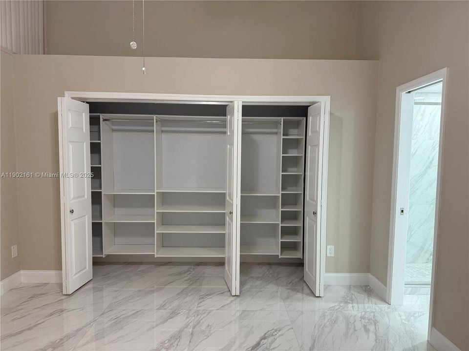 Activo con contrato: $3,000 (3 camas, 2 baños, 1276 Pies cuadrados)