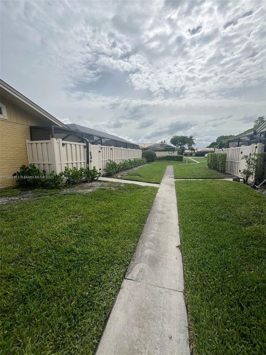 Activo con contrato: $3,000 (3 camas, 2 baños, 1276 Pies cuadrados)