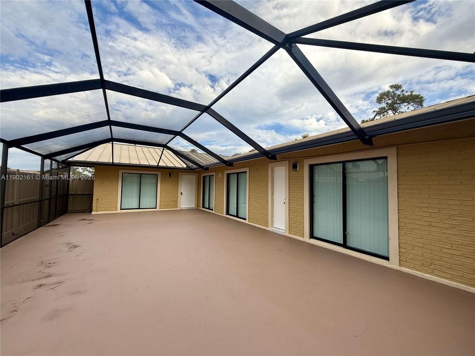 Activo con contrato: $3,000 (3 camas, 2 baños, 1276 Pies cuadrados)