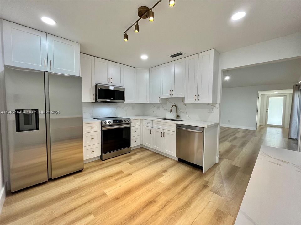 Recently Rented: $3,400 (3 beds, 2 baths, 1156 Square Feet)