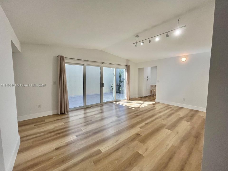 Recently Rented: $3,400 (3 beds, 2 baths, 1156 Square Feet)