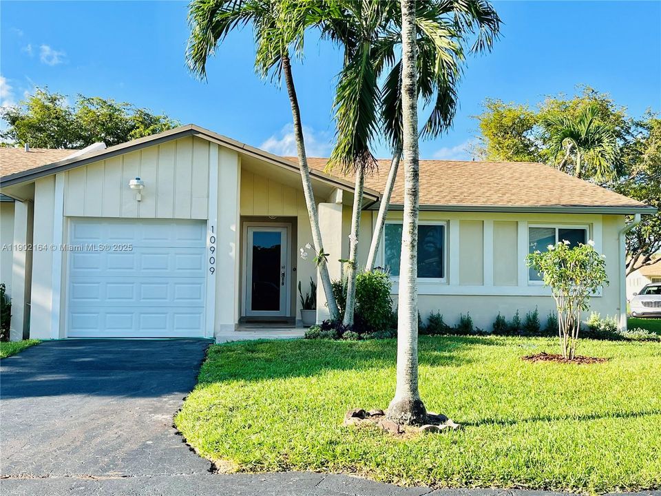 Recently Rented: $3,400 (3 beds, 2 baths, 1156 Square Feet)