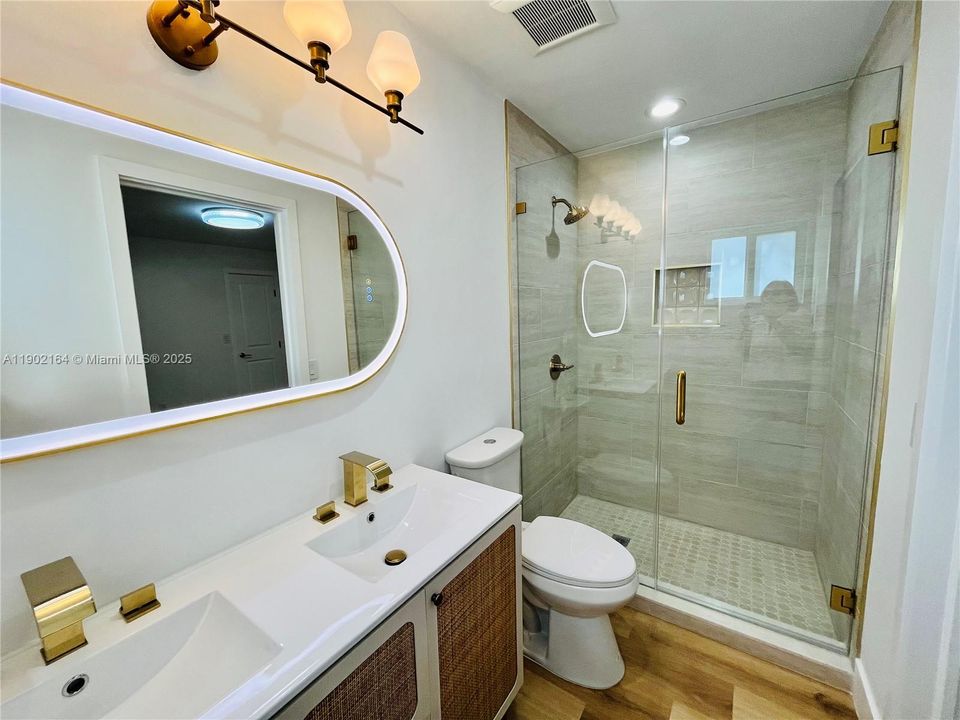 Recently Rented: $3,400 (3 beds, 2 baths, 1156 Square Feet)