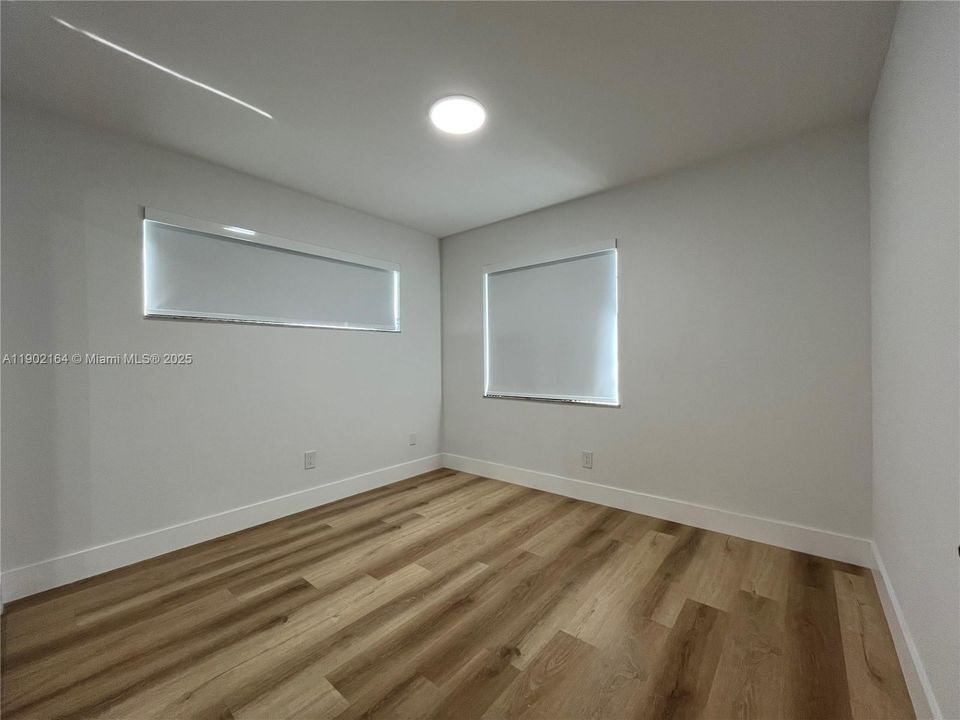 Recently Rented: $3,400 (3 beds, 2 baths, 1156 Square Feet)