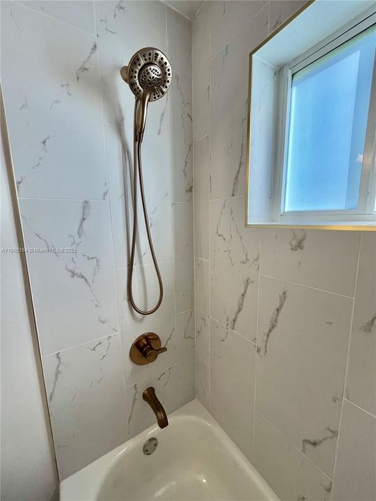 Recently Rented: $3,400 (3 beds, 2 baths, 1156 Square Feet)