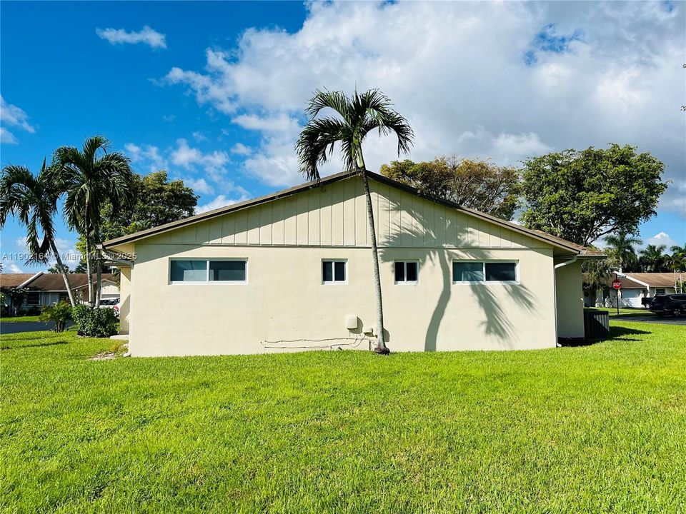 Recently Rented: $3,400 (3 beds, 2 baths, 1156 Square Feet)