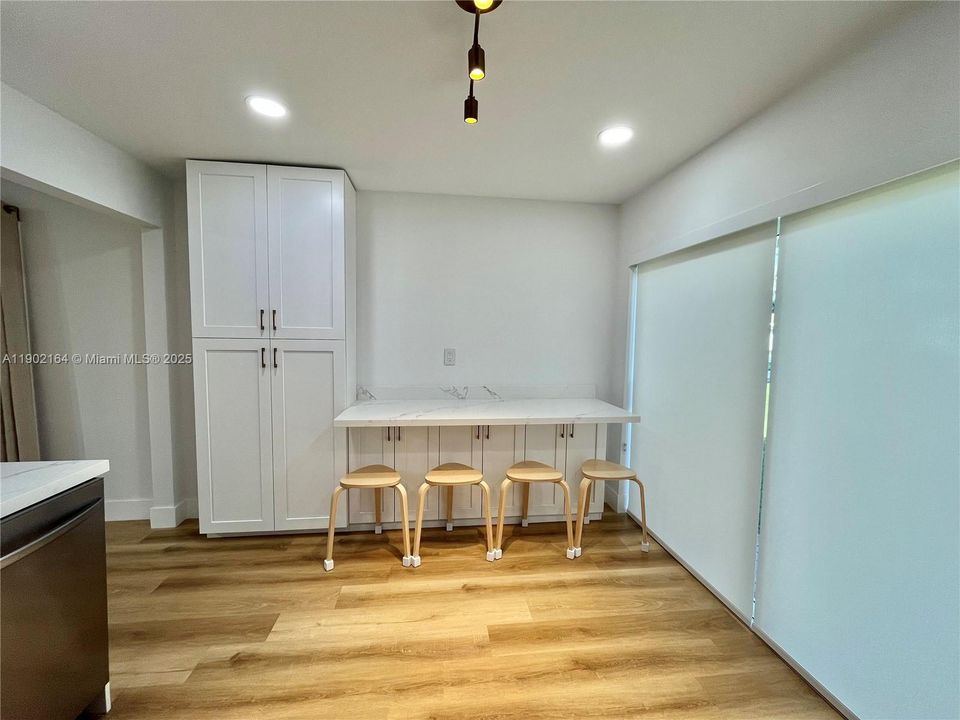 Recently Rented: $3,400 (3 beds, 2 baths, 1156 Square Feet)