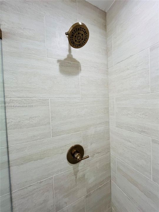 Recently Rented: $3,400 (3 beds, 2 baths, 1156 Square Feet)