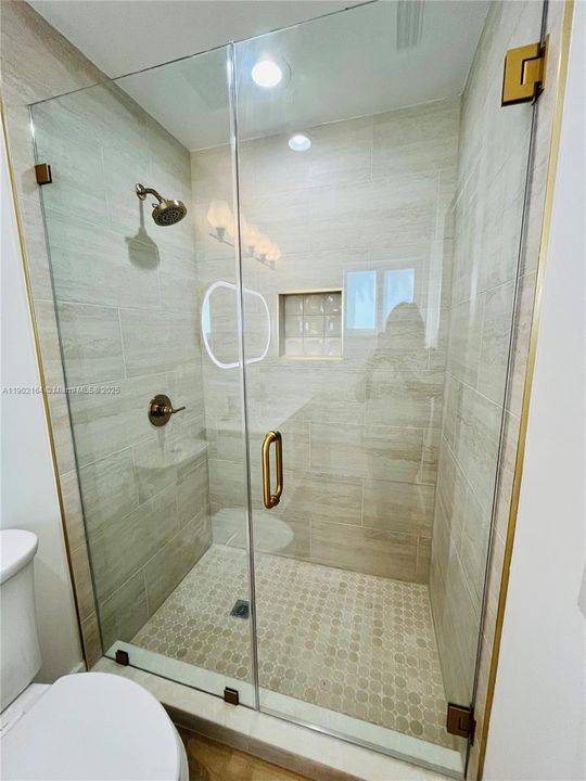 Recently Rented: $3,400 (3 beds, 2 baths, 1156 Square Feet)