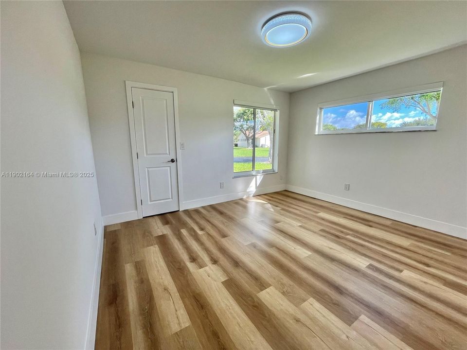 Recently Rented: $3,400 (3 beds, 2 baths, 1156 Square Feet)