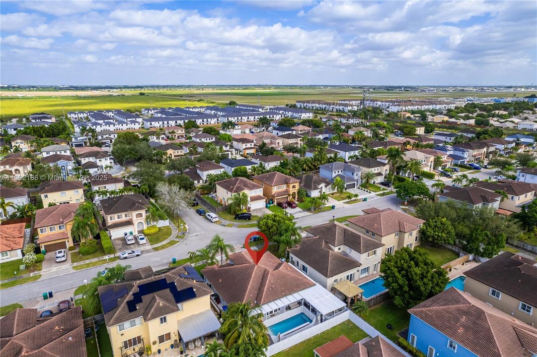 Active With Contract: $5,800 (4 beds, 3 baths, 1938 Square Feet)