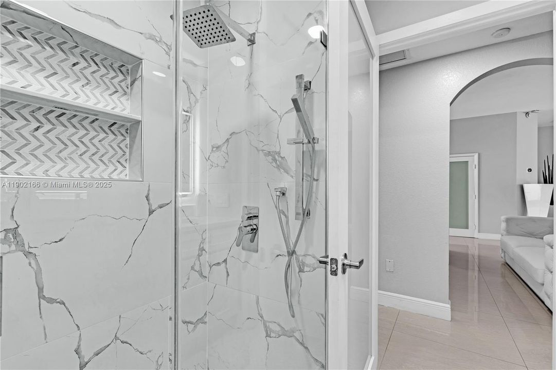 Active With Contract: $5,800 (4 beds, 3 baths, 1938 Square Feet)