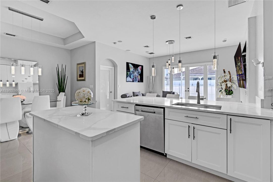 Active With Contract: $5,800 (4 beds, 3 baths, 1938 Square Feet)