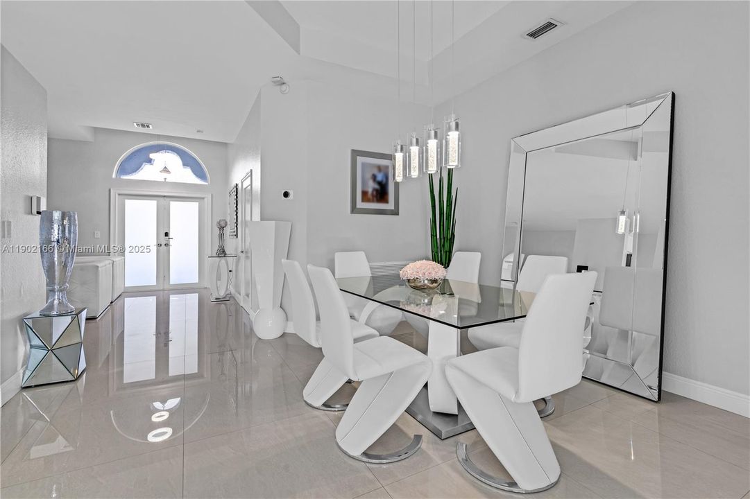 Active With Contract: $5,800 (4 beds, 3 baths, 1938 Square Feet)