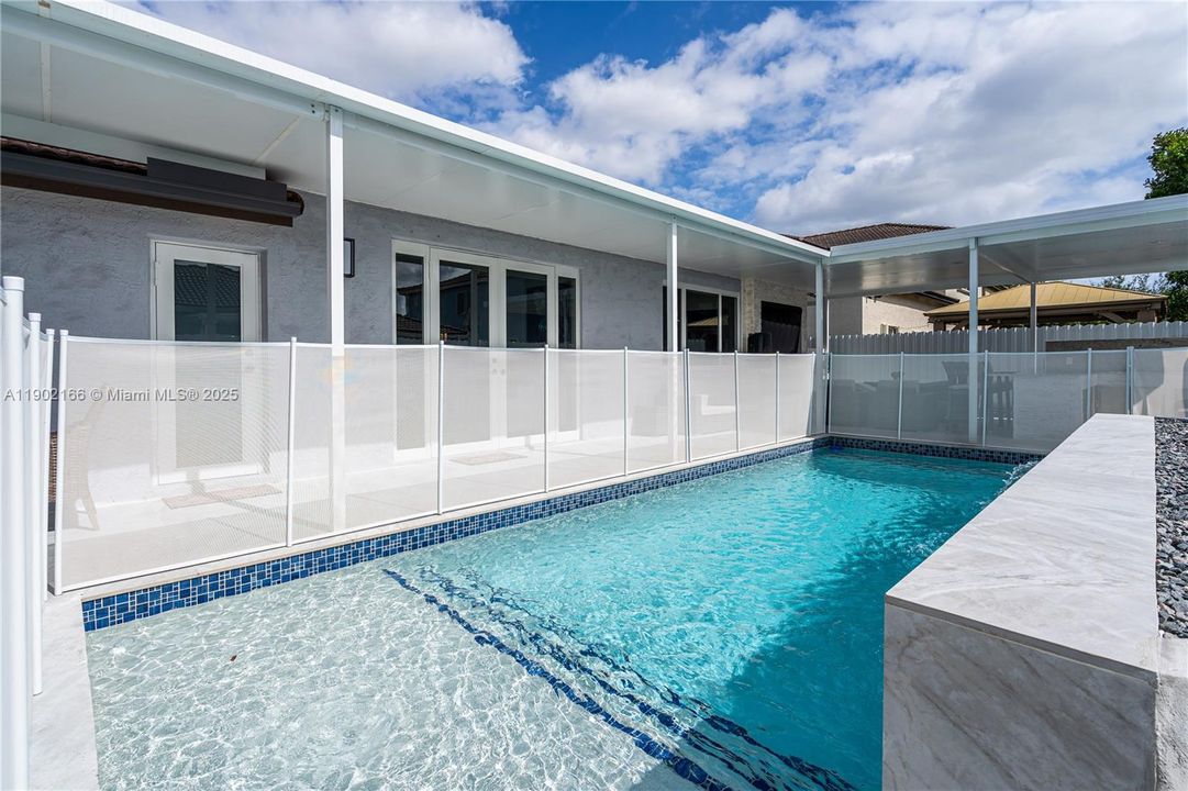 Active With Contract: $5,800 (4 beds, 3 baths, 1938 Square Feet)