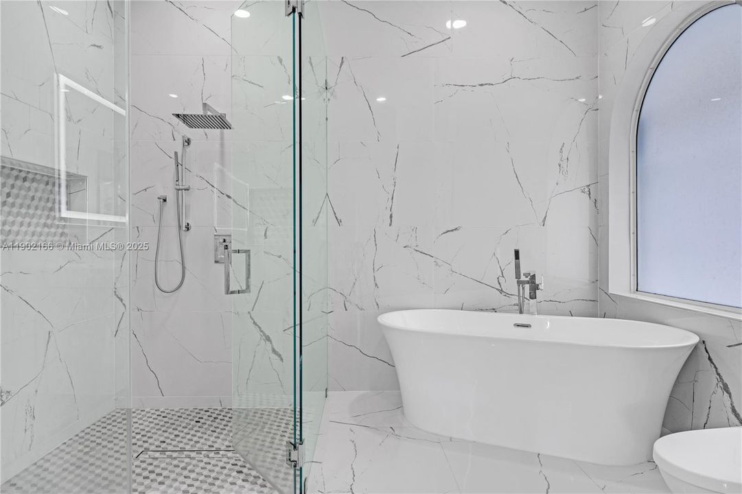 Active With Contract: $5,800 (4 beds, 3 baths, 1938 Square Feet)