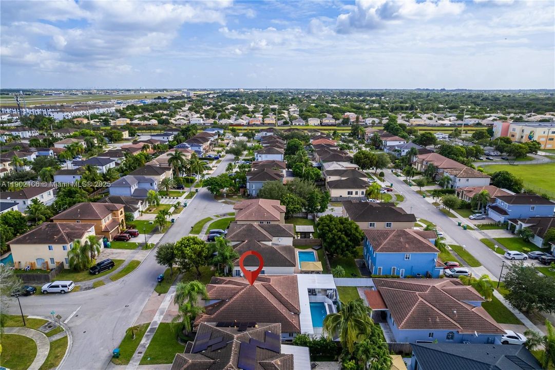 Active With Contract: $5,800 (4 beds, 3 baths, 1938 Square Feet)