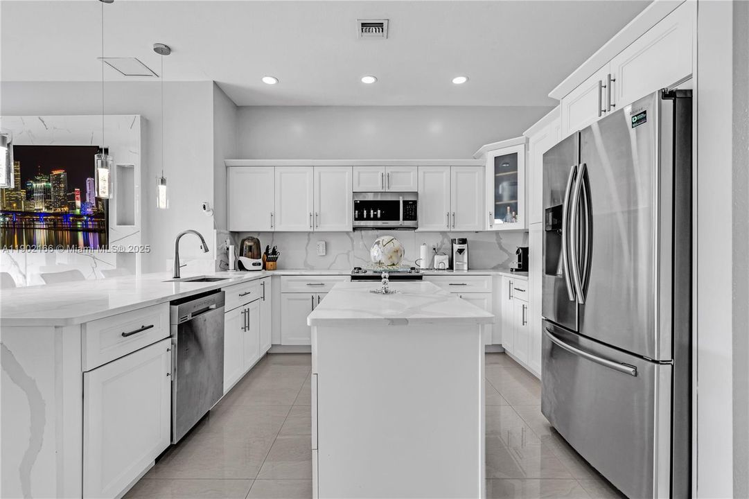 Active With Contract: $5,800 (4 beds, 3 baths, 1938 Square Feet)