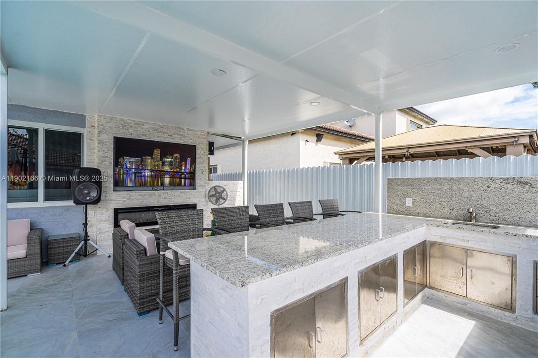 Active With Contract: $5,800 (4 beds, 3 baths, 1938 Square Feet)