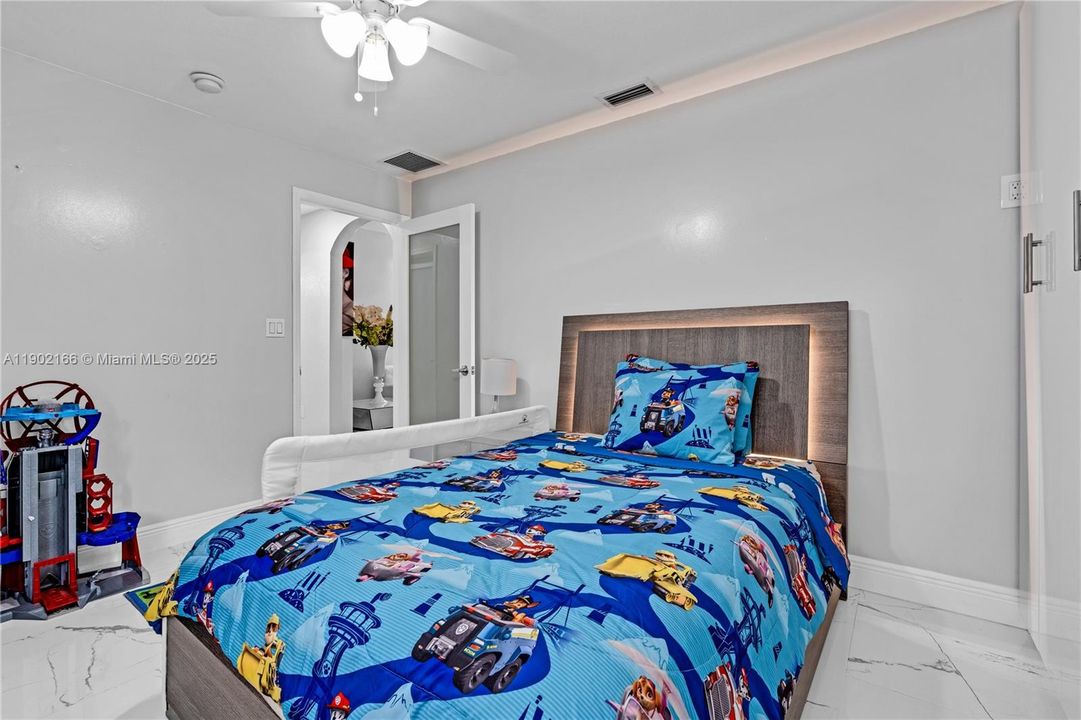 Active With Contract: $5,800 (4 beds, 3 baths, 1938 Square Feet)