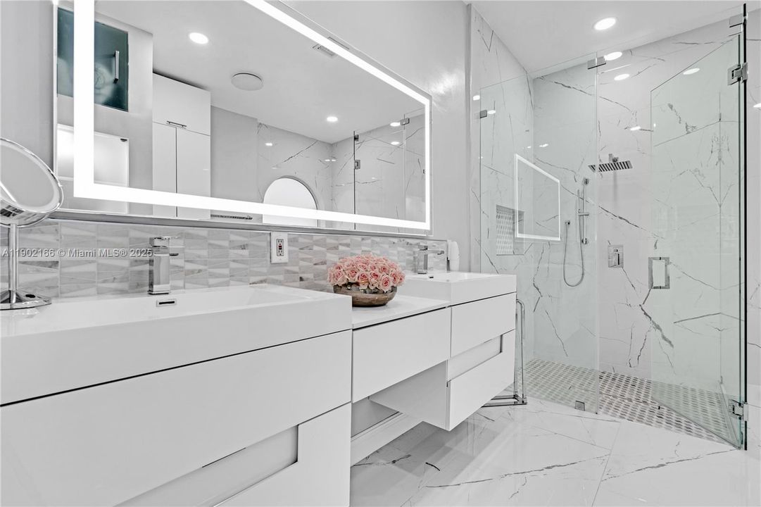 Active With Contract: $5,800 (4 beds, 3 baths, 1938 Square Feet)