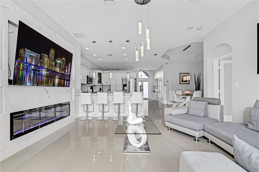 Active With Contract: $5,800 (4 beds, 3 baths, 1938 Square Feet)