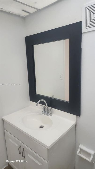 Recently Rented: $1,750 (2 beds, 2 baths, 949 Square Feet)