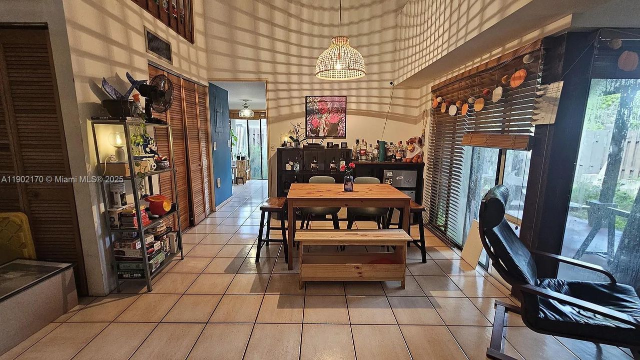 For Rent: $2,900 (3 beds, 2 baths, 1340 Square Feet)