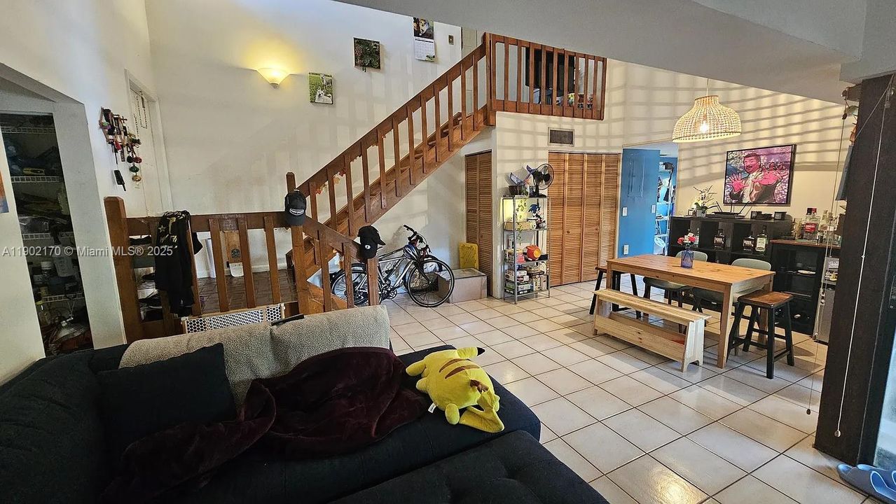 For Rent: $2,900 (3 beds, 2 baths, 1340 Square Feet)