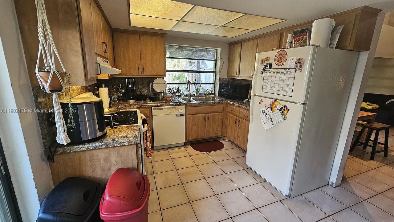For Rent: $2,900 (3 beds, 2 baths, 1340 Square Feet)