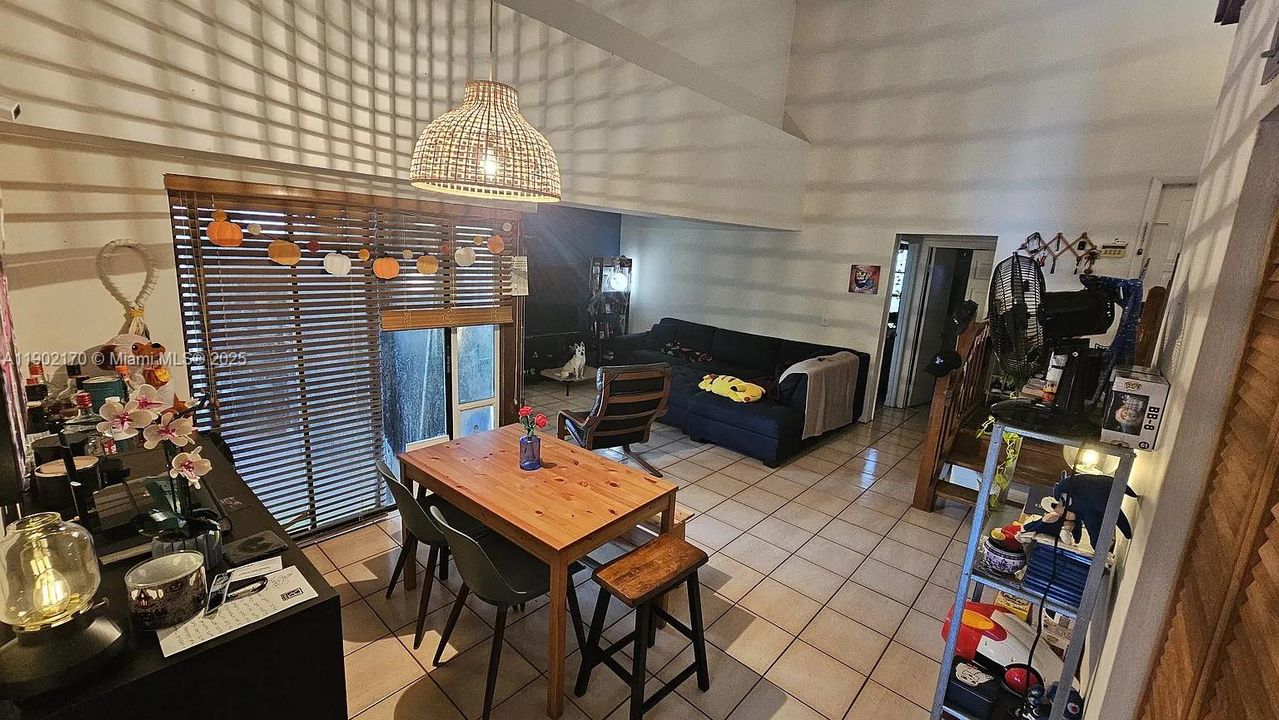 For Rent: $2,900 (3 beds, 2 baths, 1340 Square Feet)