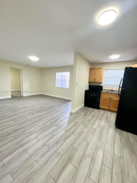 For Rent: $2,150 (3 beds, 1 baths, 0 Square Feet)