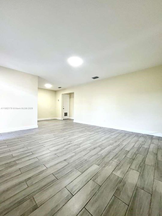 For Rent: $2,150 (3 beds, 1 baths, 0 Square Feet)